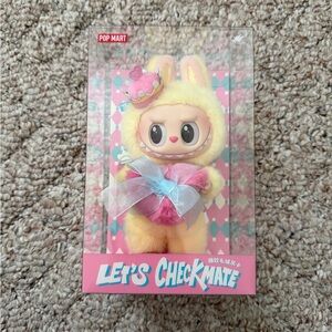 Labubu Let's Checkmate Queen!